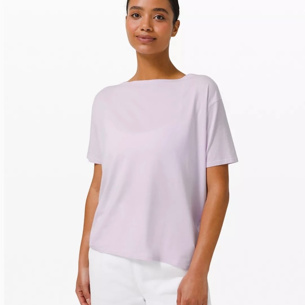 Lululemon Back in Action Top- Sz. 4 (lavender)